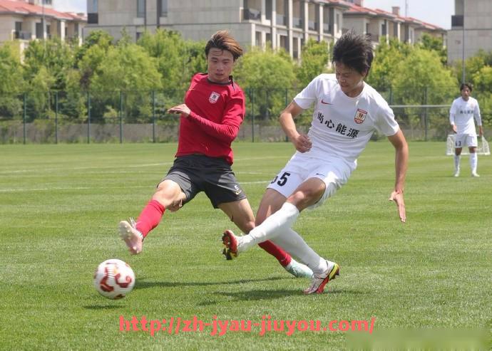 九游jiuyou-英超球员每天训练跑步距离有多远？揭秘背后高强度训练计划